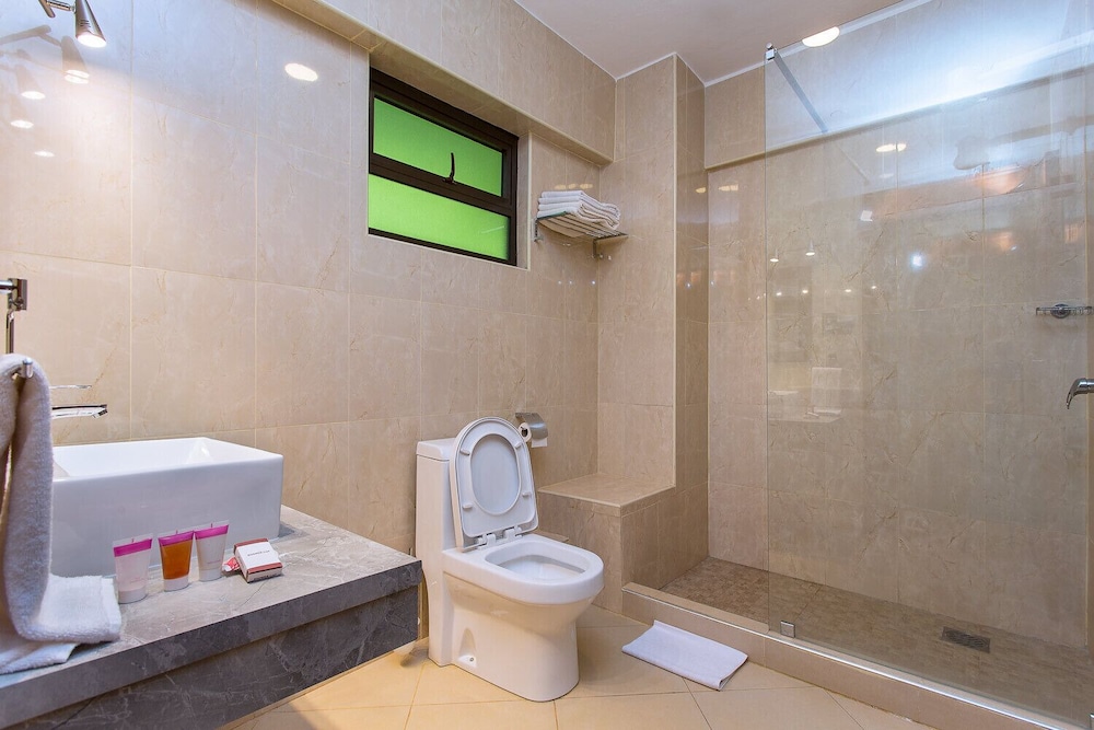 Deluxe Double Room, 2 Queen Beds photo 2