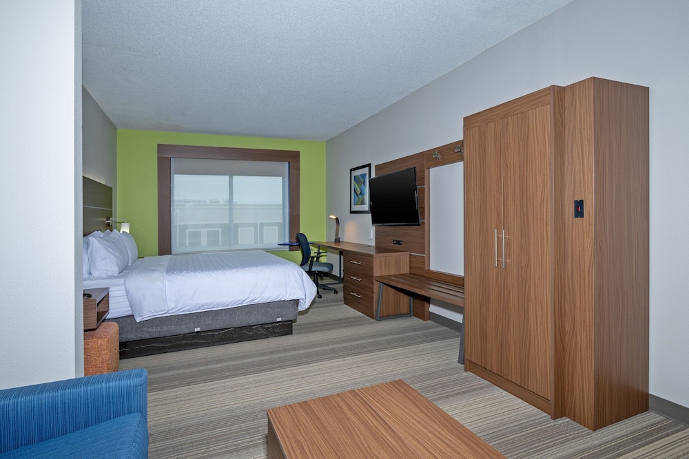 Suite, 1 King Bed (Additional Living Area) - Photo 5