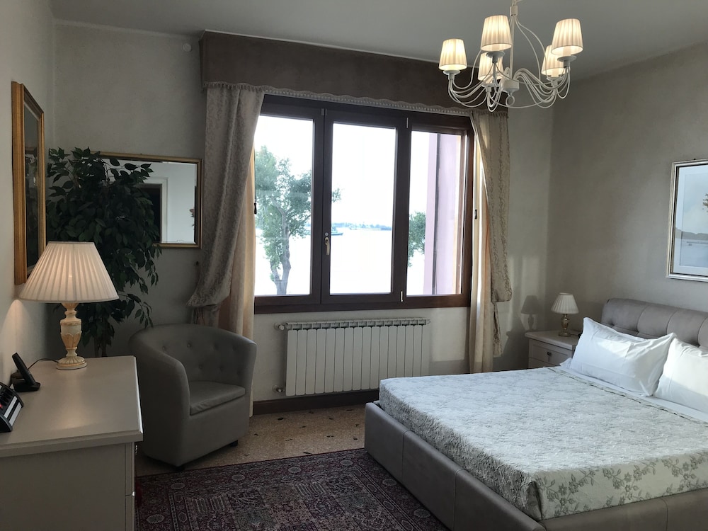 Suite Apartment Blue
