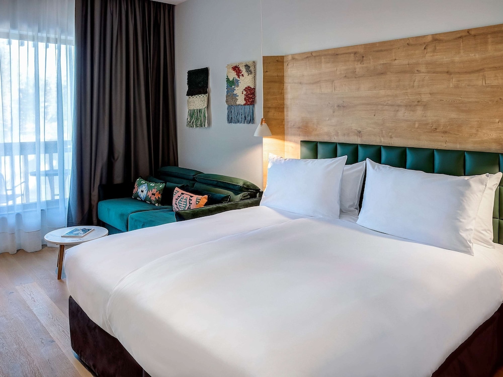 Superior Room, 1 King Bed, Balcony photo 1