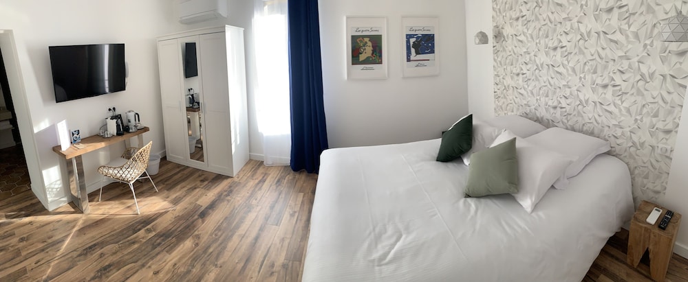 Standard Double Room photo 2