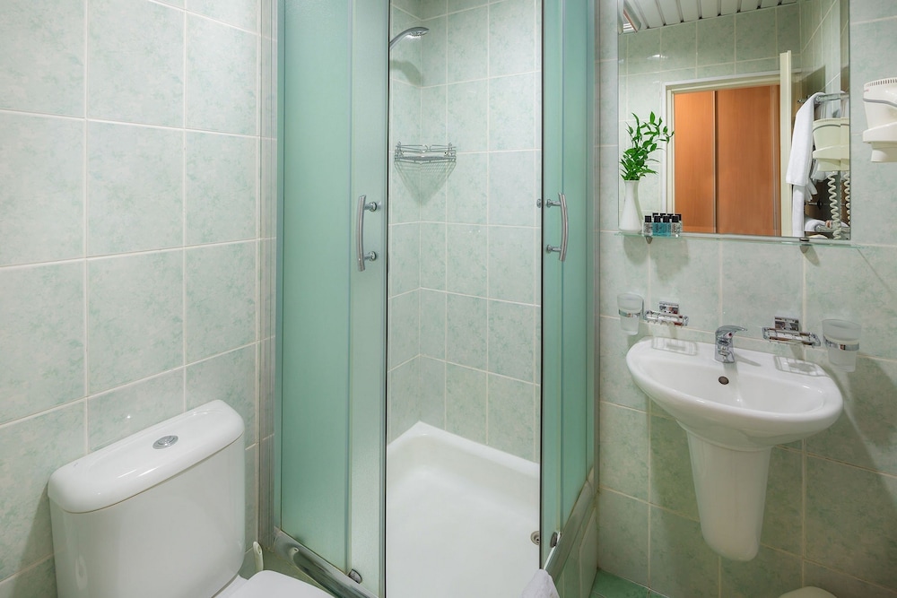 Standard Double or Twin Room photo 3