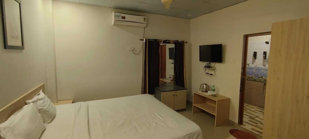 Deluxe Double Room, Garden View