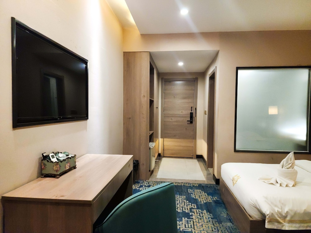 Deluxe Twin Room, Multiple Beds, Non Smoking, Private Bathroom - Photo 14