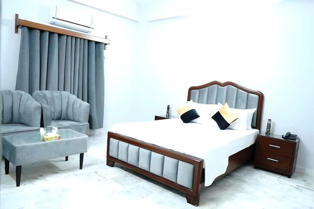 Deluxe Double or Twin Room photo 1