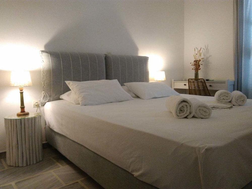 Standard Room, Partial Sea View