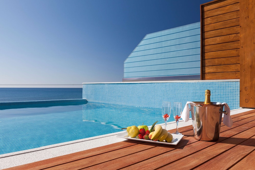 Superior Junior Suite with Private Pool & Sea View - Photo 1