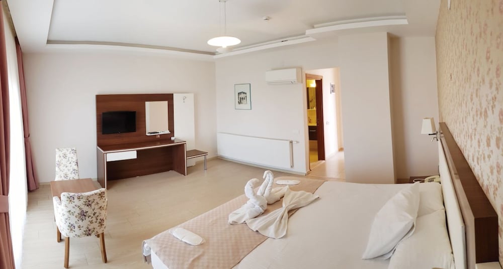 Double Or Twin Room, Mountain View photo 1