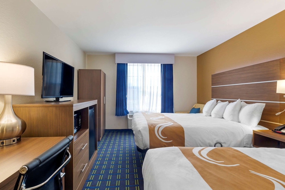 Standard Room, 2 Queen Beds, Non Smoking - Photo 5