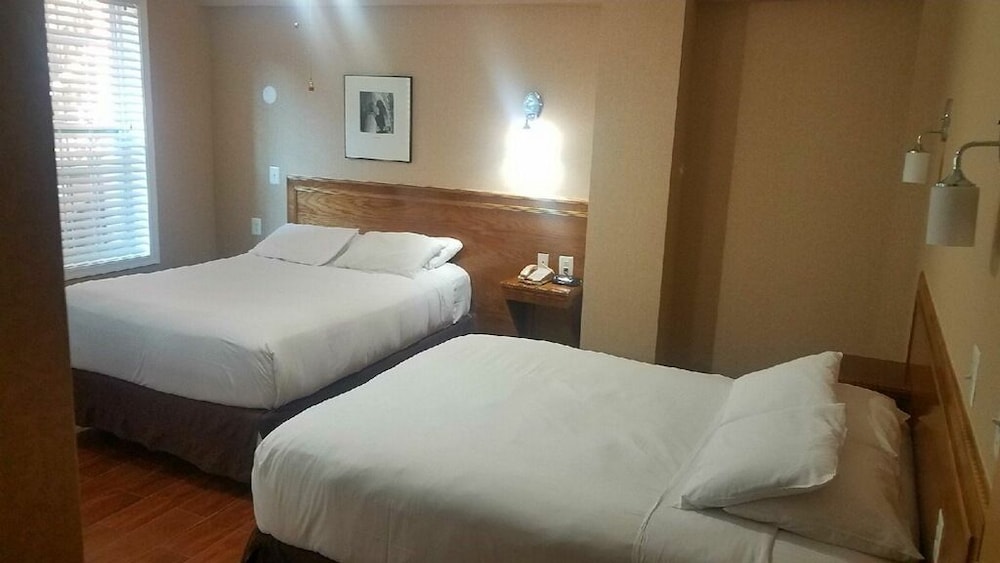 Traditional Room, 2 Full Beds - Photo 6