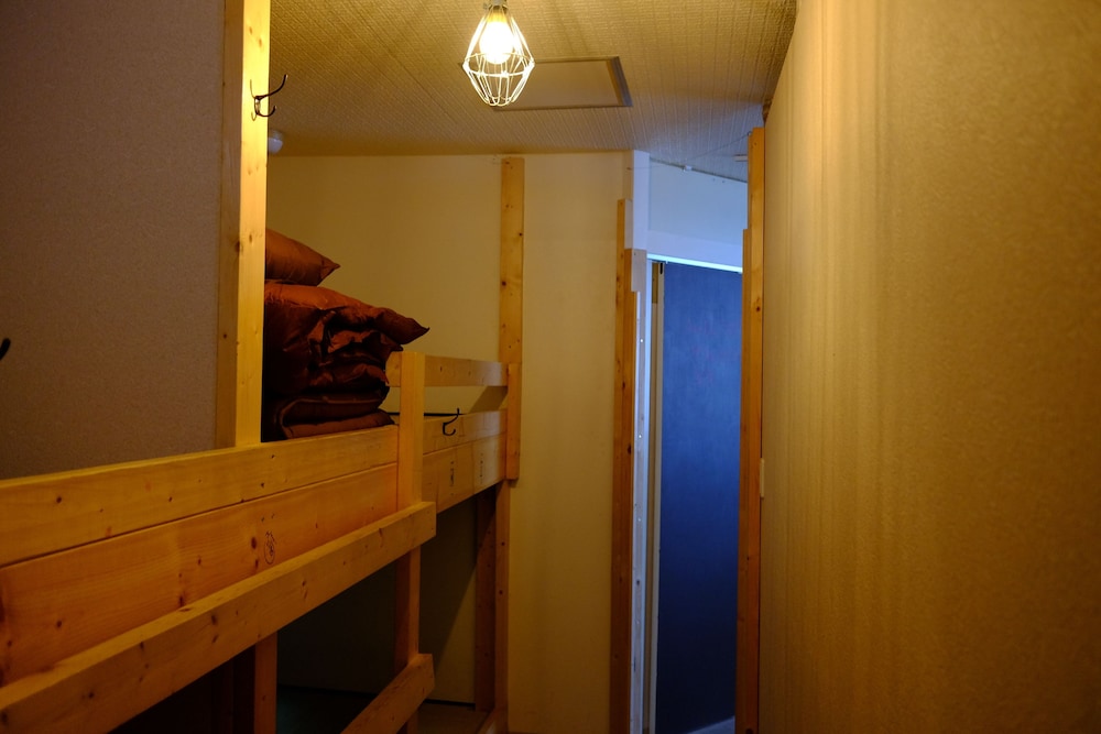 Standard Shared Dormitory, Women only, Shared Bathroom photo 2