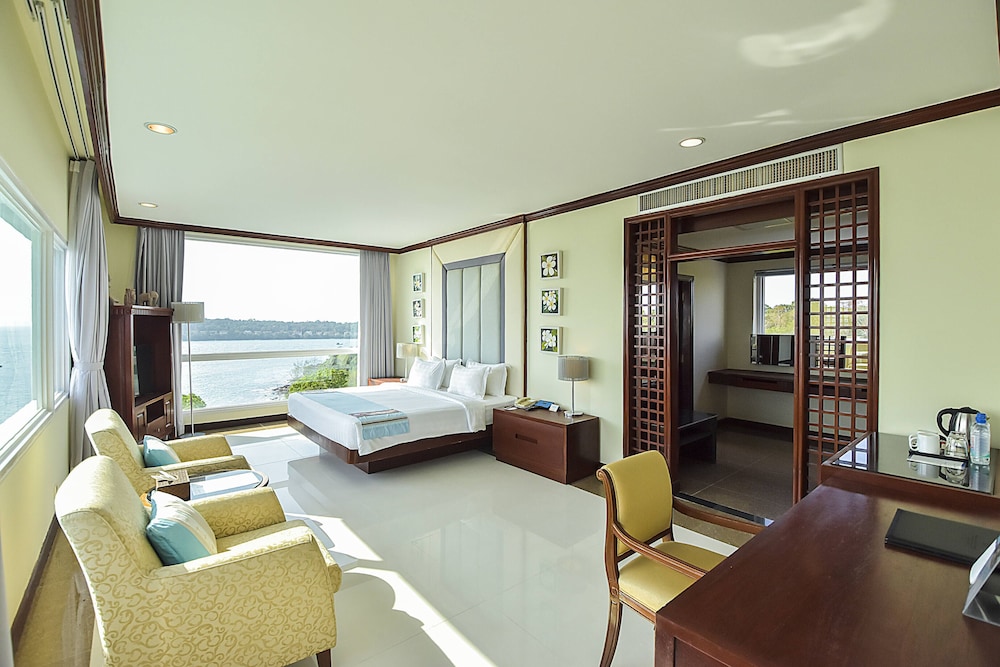Jacqueline Kennedy Suite - Photo 6