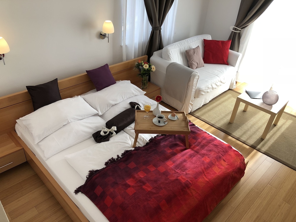 Classic Double Room, Garden View photo 1