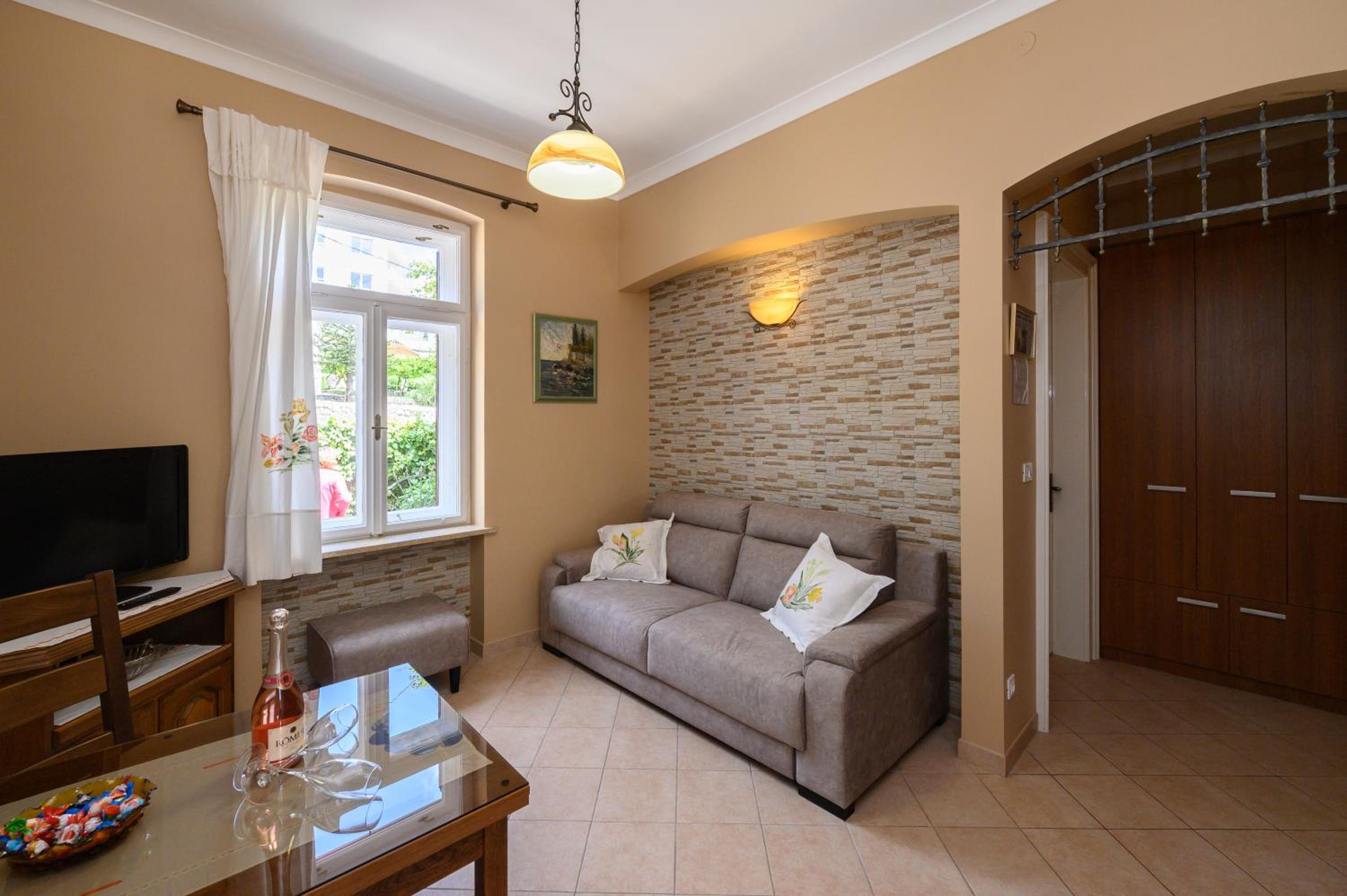 One-Bedroom Apartment with Sea View