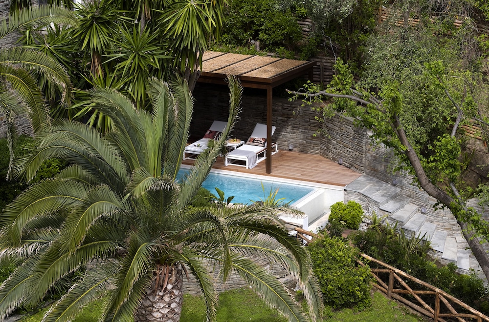 Grand Suite Sea Front with Private Pool