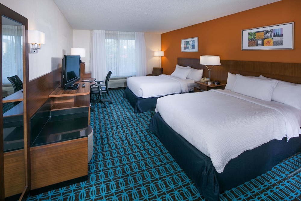 Room, 2 Queen Beds - Photo 1