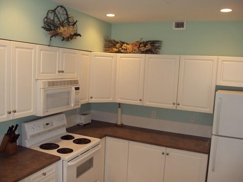 Condo, 3 Bedrooms (204) photo 3