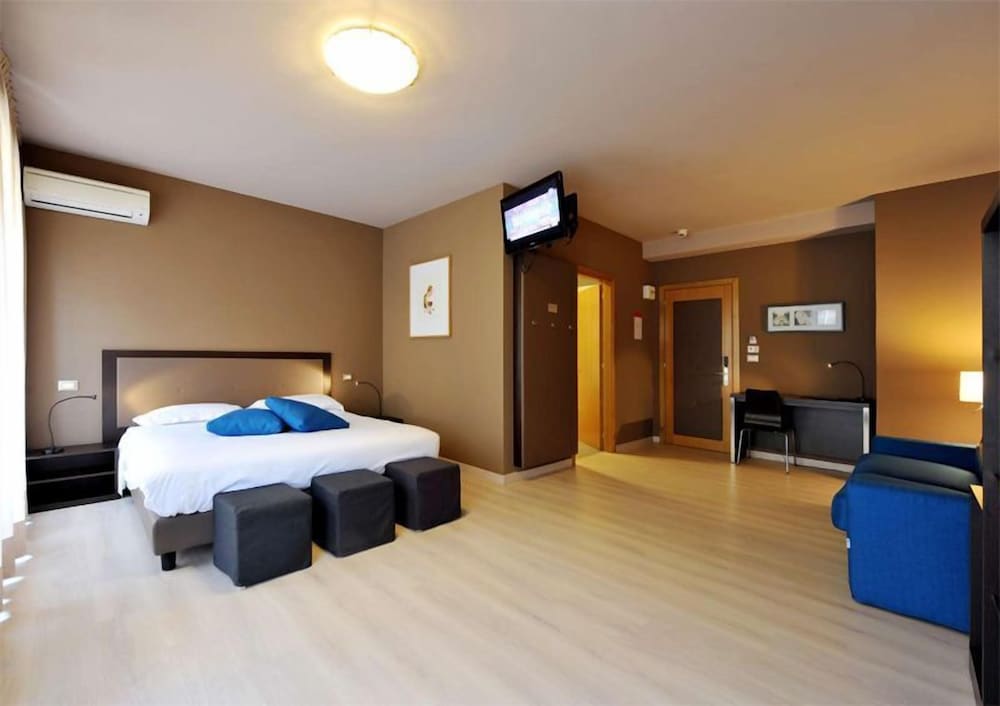 Junior Suite - Photo 1