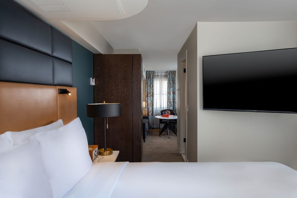 Studio Suite, 1 Queen Bed, View (Water View)