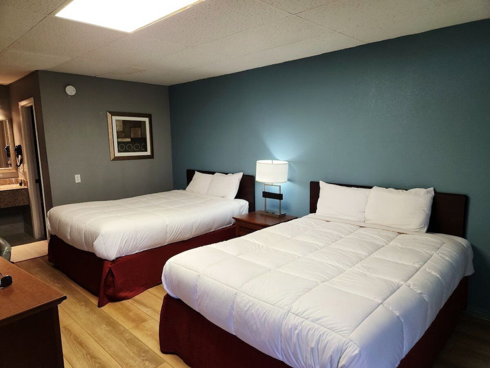 Room, 2 Queen Beds, Non Smoking photo 1