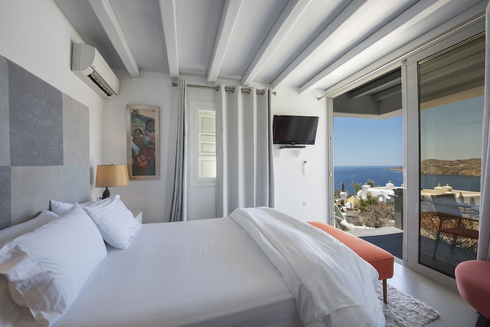 Superior Room, Sea View - Photo 1