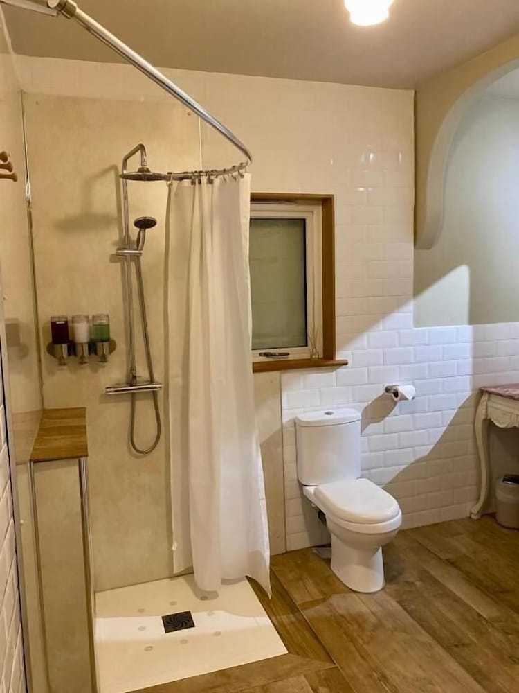 Superior Double or Twin Room, Lake View photo 2