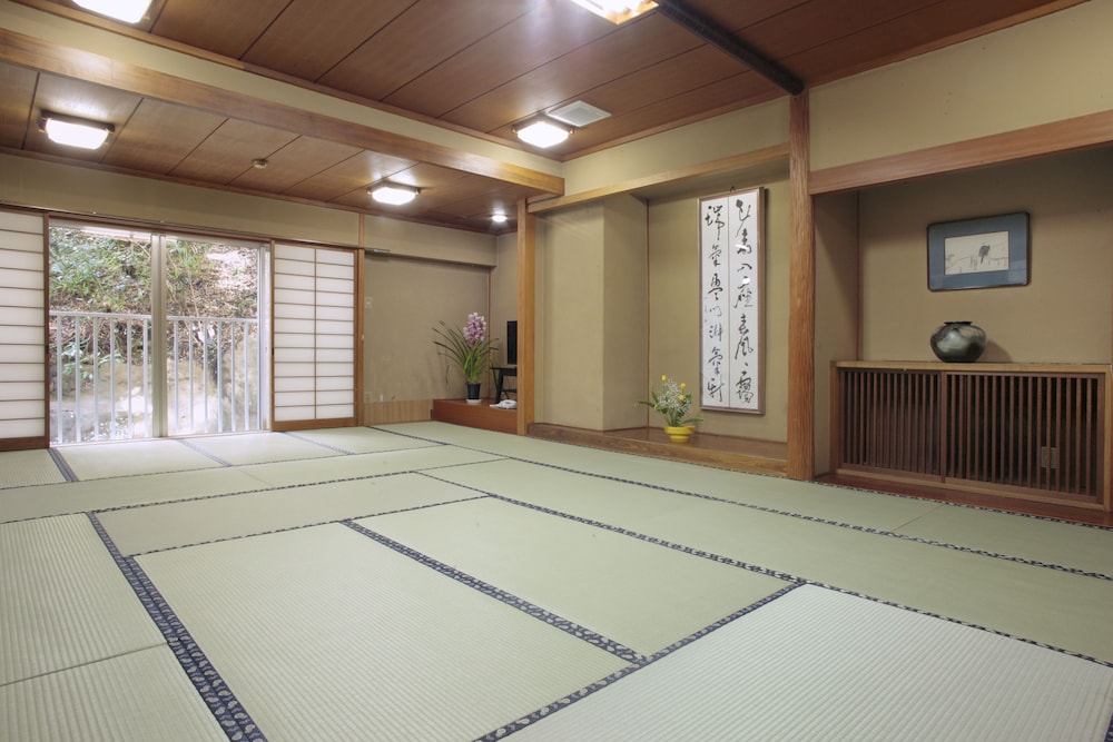 Japanese Style Room 20 Tatami-mats, North Facing photo 1