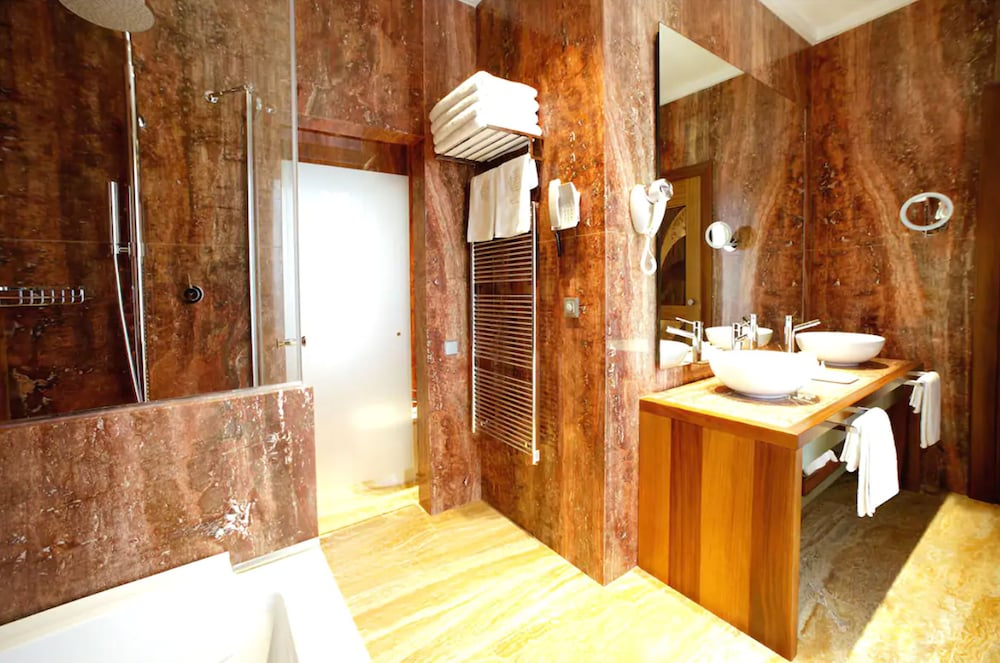 Superior Double Room (Bath with jets)