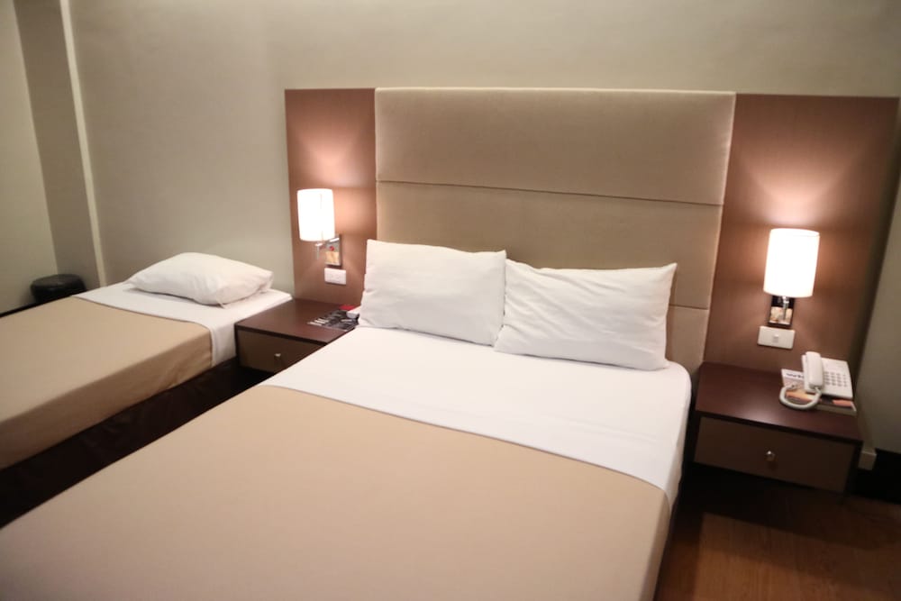 Deluxe Semi Double Room