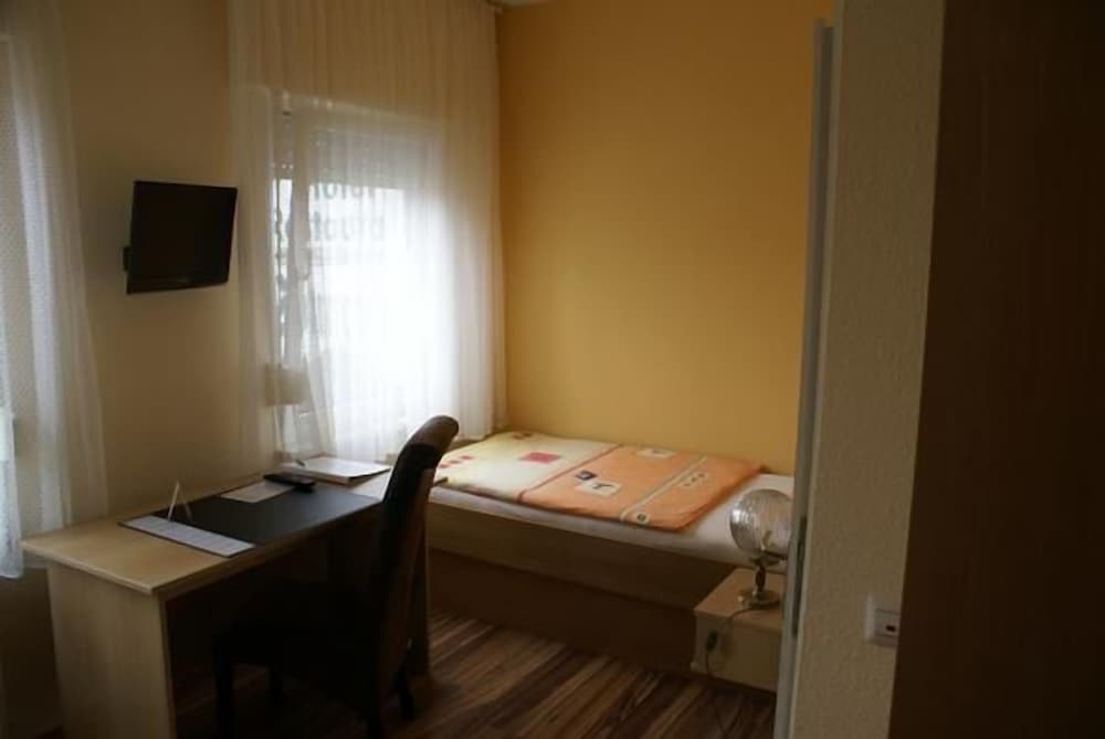 Single Room photo 3