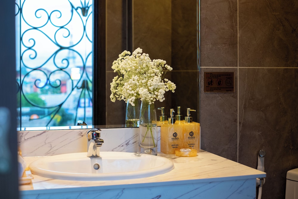 Standard Suite - Photo 4