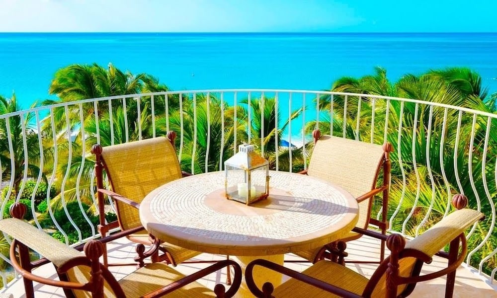 1 Bedroom Ocean Front Exclusive Penthouse Villa