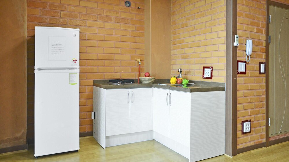 Basic Room, 1 Bedroom (B-103) photo 3