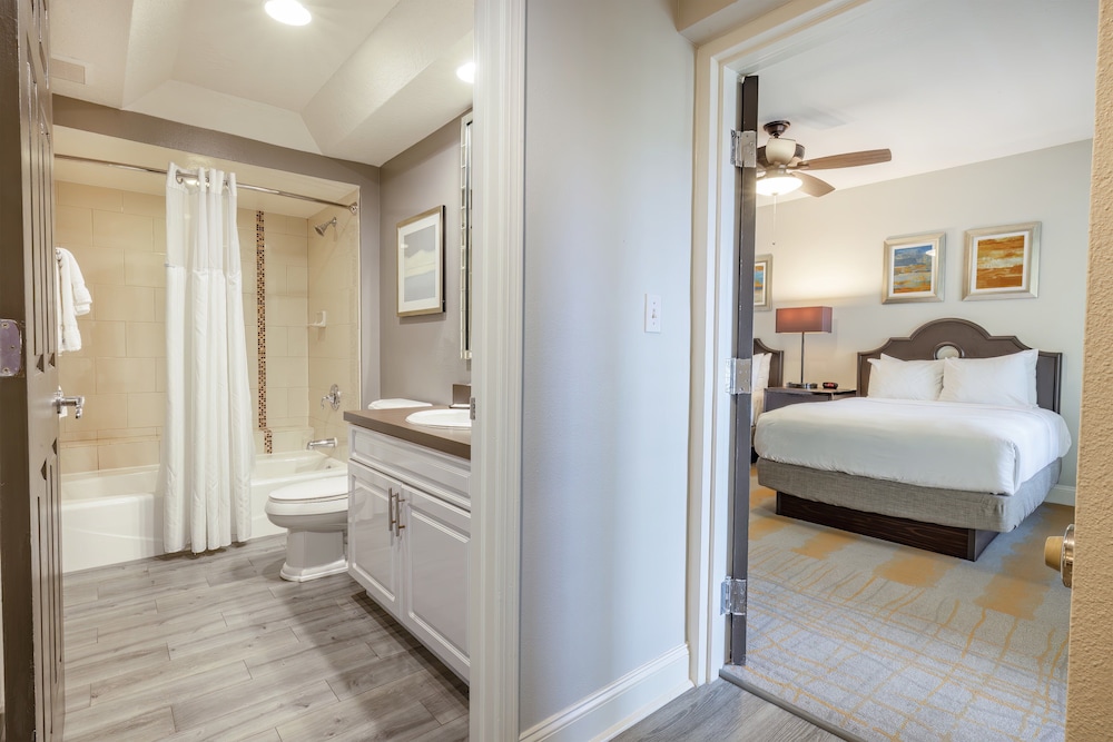 2BD - Two Bedroom Deluxe Sleeps 6