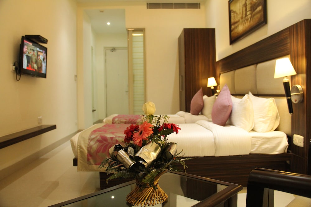 Deluxe Room - Photo 3