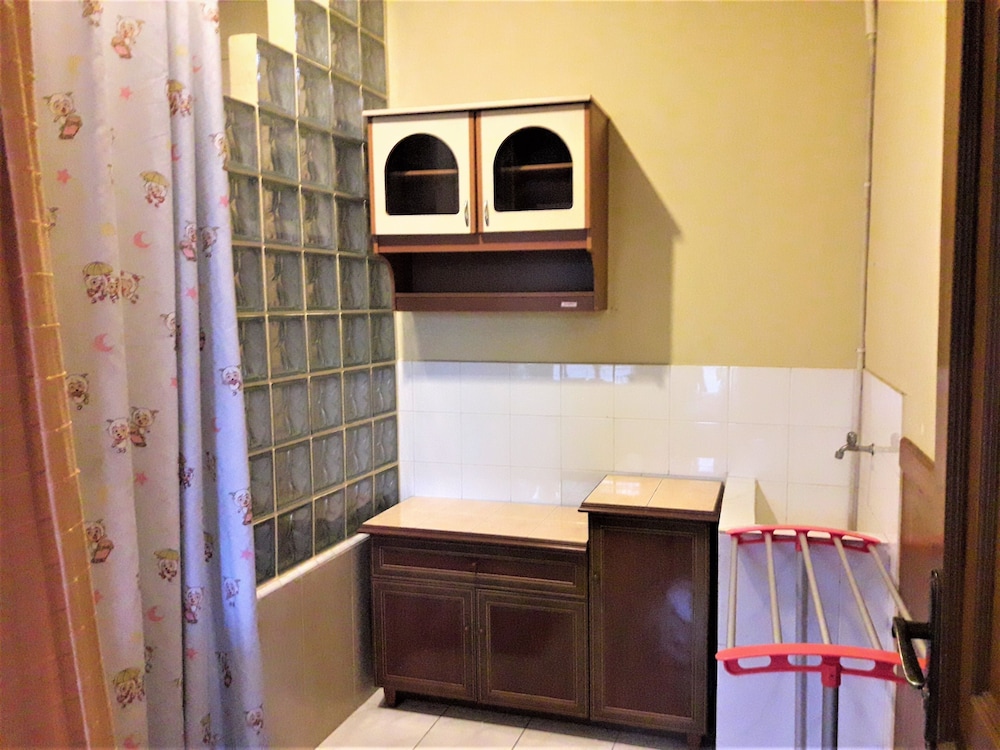 Family Room - Photo 2