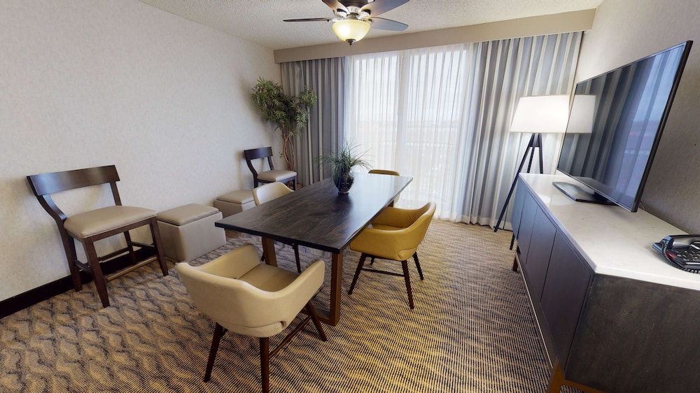 Suite, 1 King Bed, Non Smoking (President Suite), photo 6
