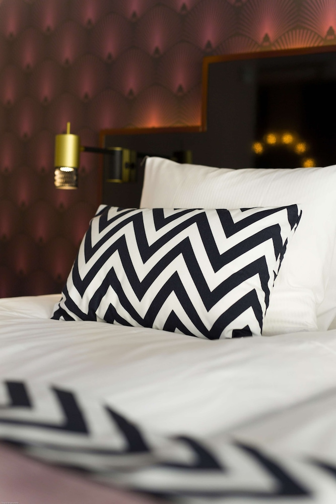 Room, 1 King Bed with Sofa bed (Grande)
