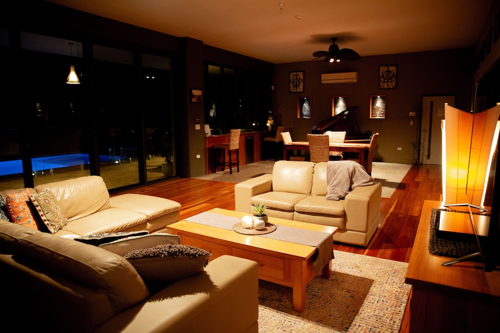 Lyndon Haven Luxury Suite photo 2
