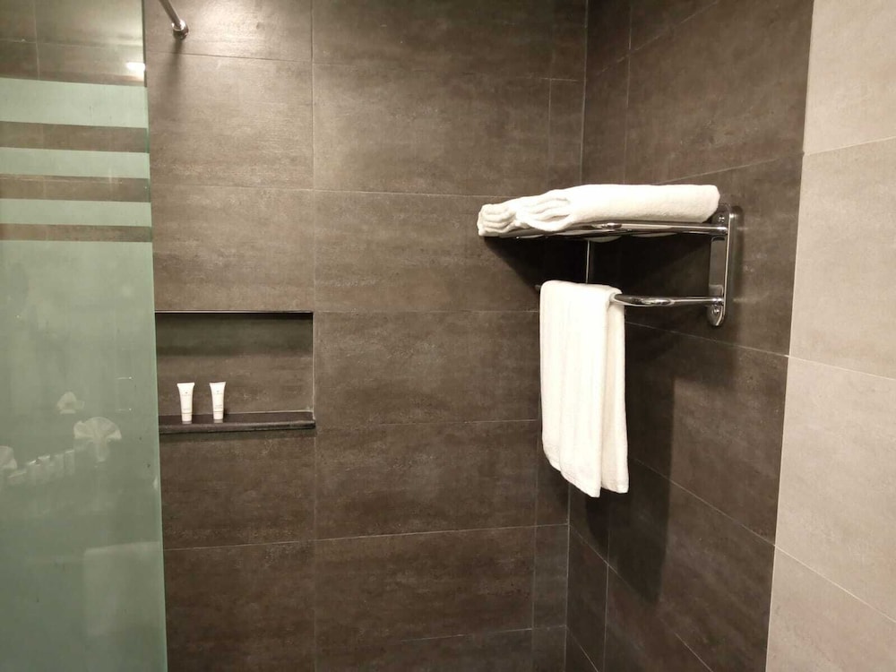 Suite, Multiple Beds - Photo 7