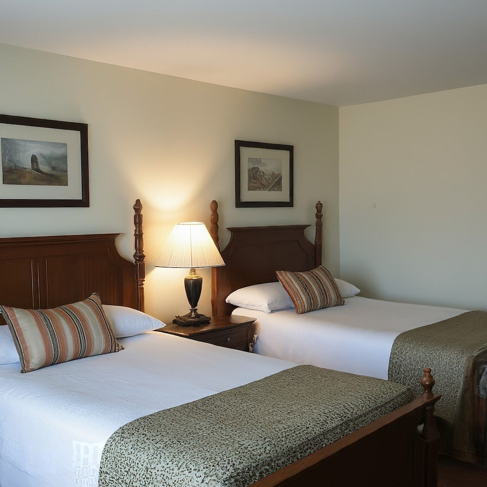 Standard Room, 2 Queen Beds photo 2