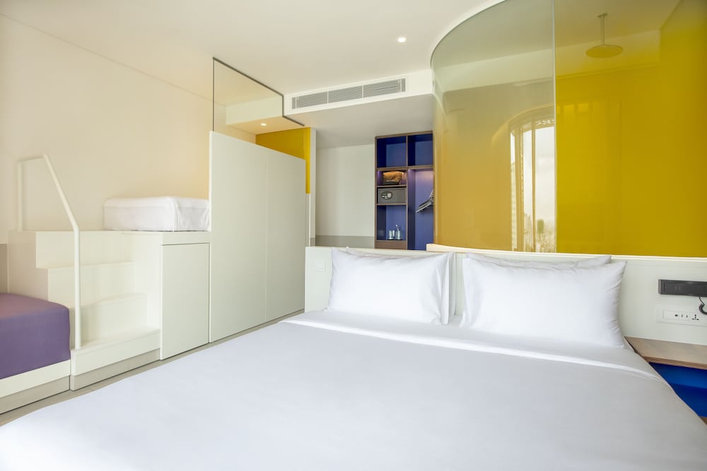 Wink Luxe Cityview photo 2