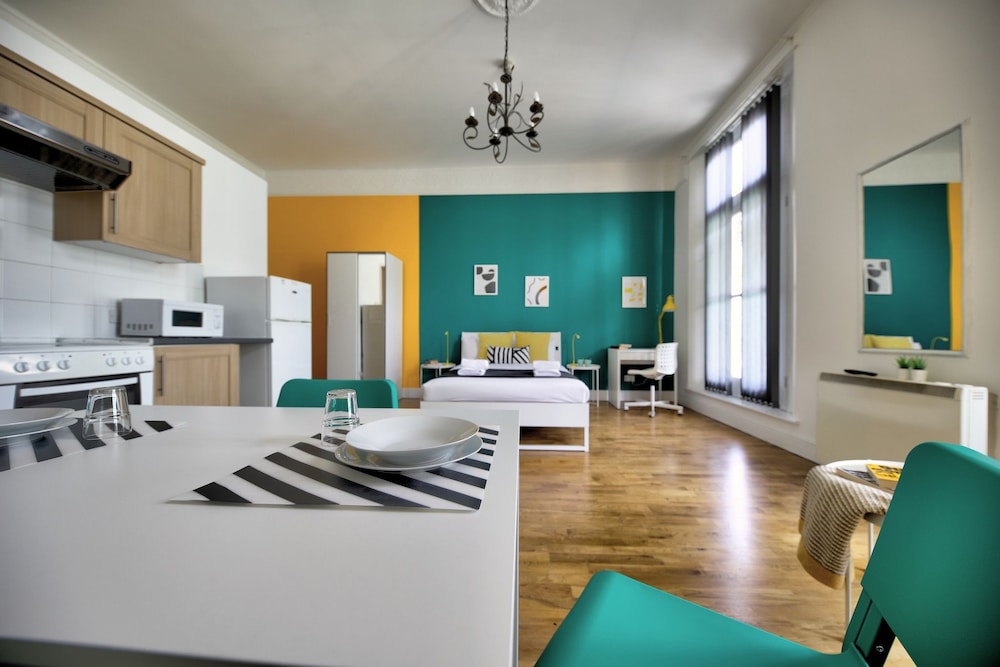 Studio, 1 Bedroom, Kitchen