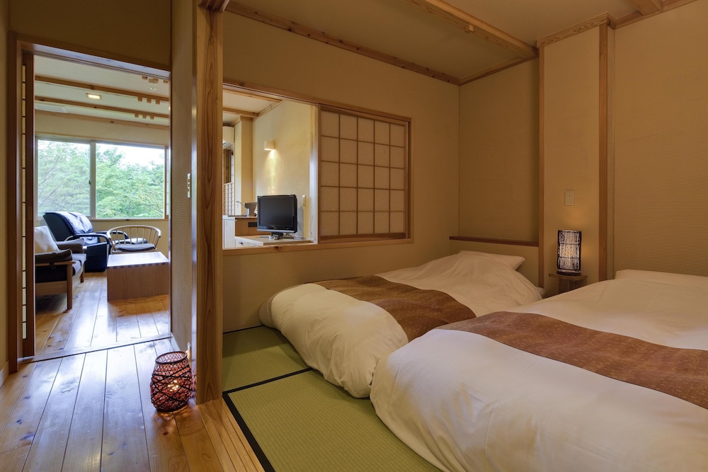 Renewal Japanese-Western Style Room with Hot Spring Bath 45sqm, Non-smoking - Photo 2