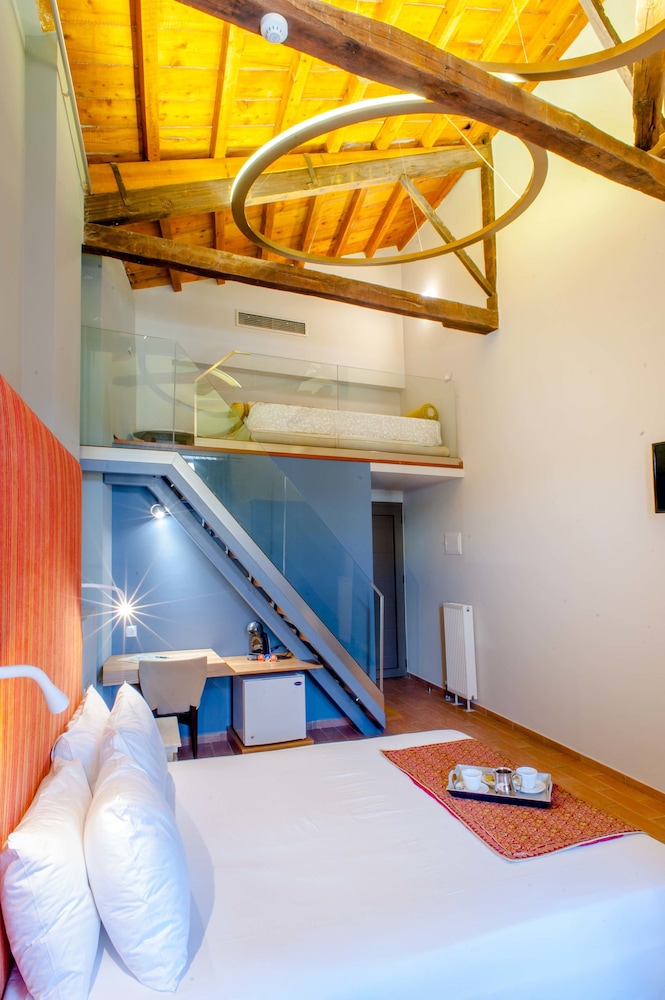 Standard Triple Room - Photo 5