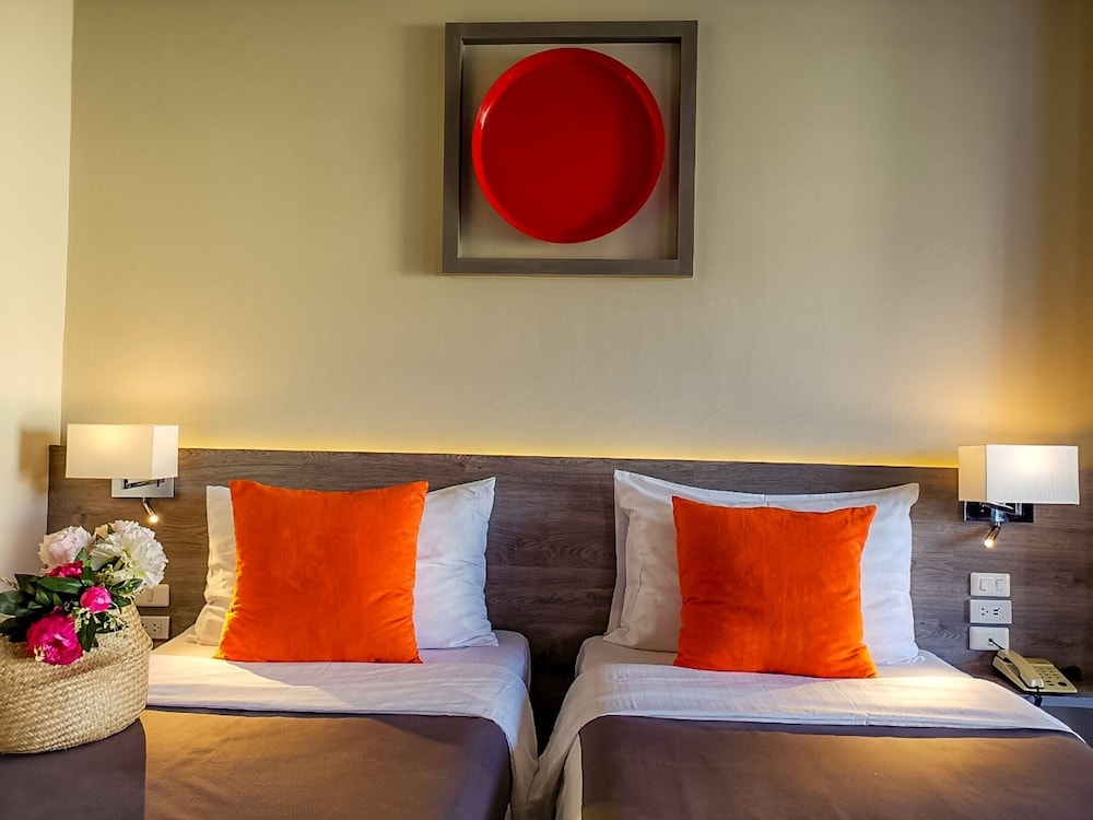 Deluxe Room - Photo 11