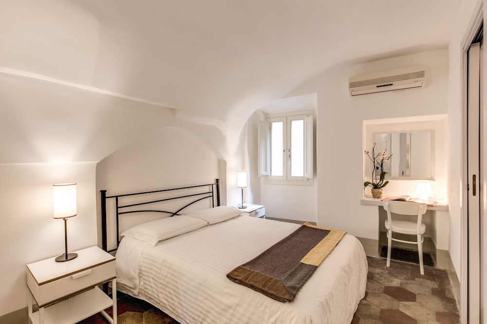 Grand Apartment (Banchi Vecchi) photo 2
