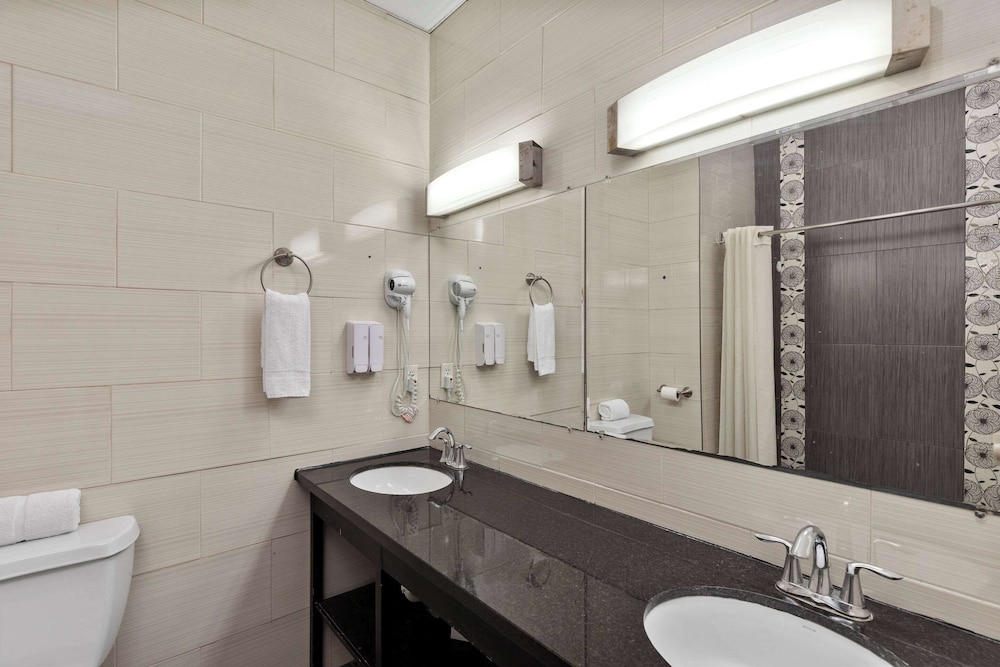 Suite, 2 Queen Beds, Non Smoking - Photo 7