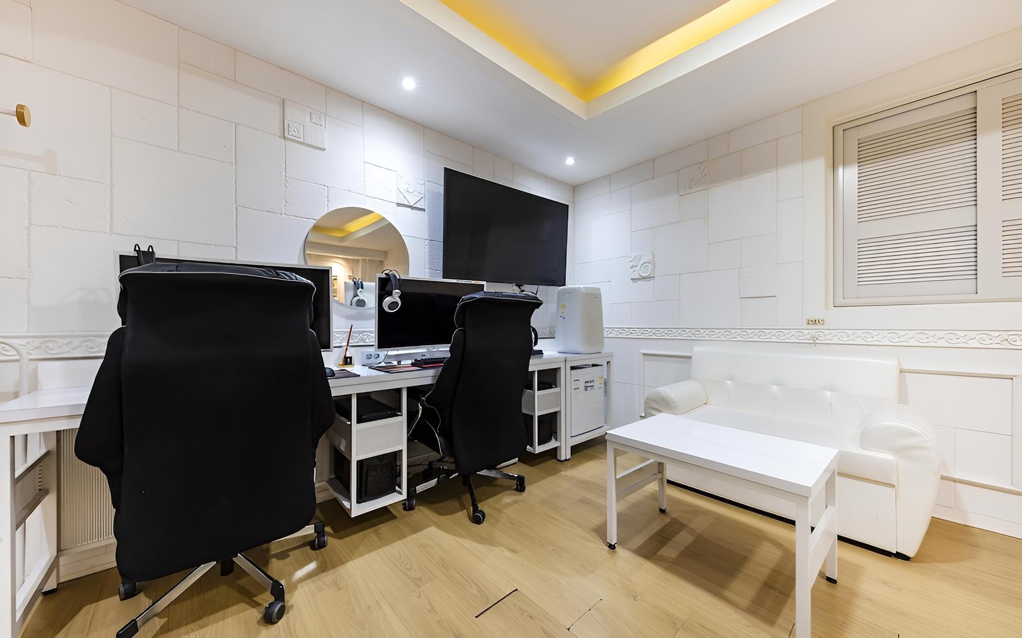 Room (VIP Room B (2PC PUBG 1PC or 2PC / Net) photo 3
