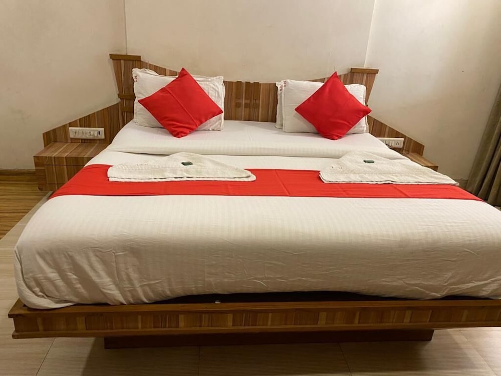 Deluxe Room - Photo 8